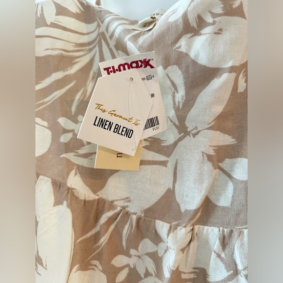 NWT Floral Maxi - Picture 3 of 5